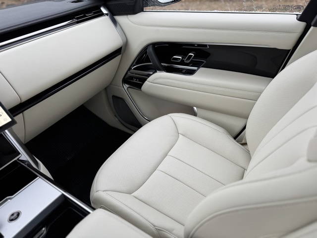 2025 Land Rover Range Rover Autobiography photo 10