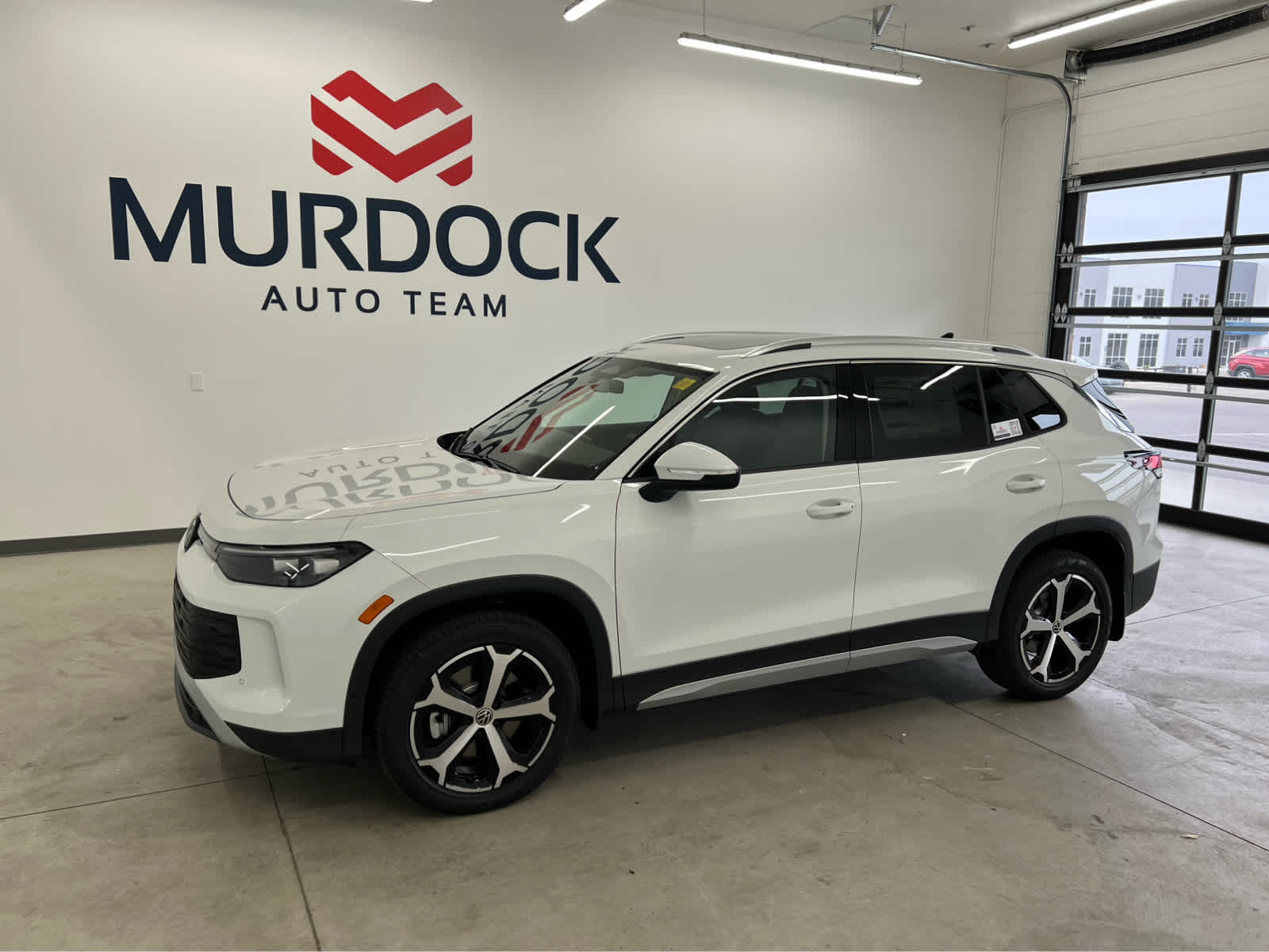 2025 Volkswagen Tiguan SE's photo