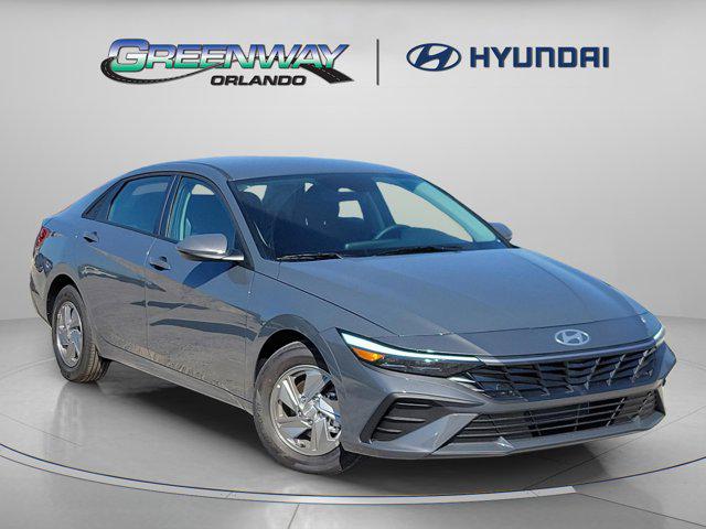 2026 Hyundai Elantra SE's photo
