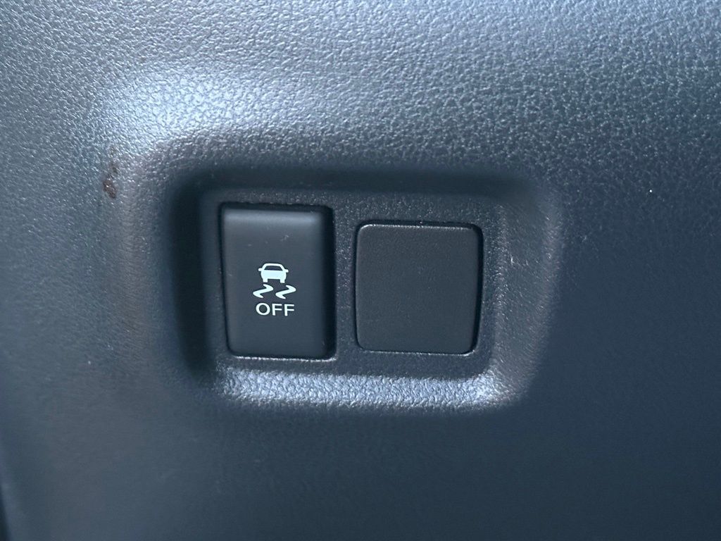 2015 Nissan Versa 1.6 Plus photo 13