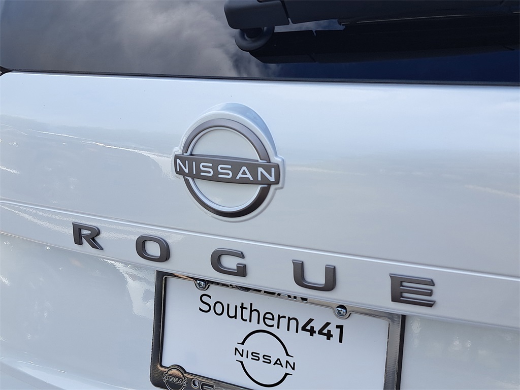 2026 Nissan Rogue SV photo 9