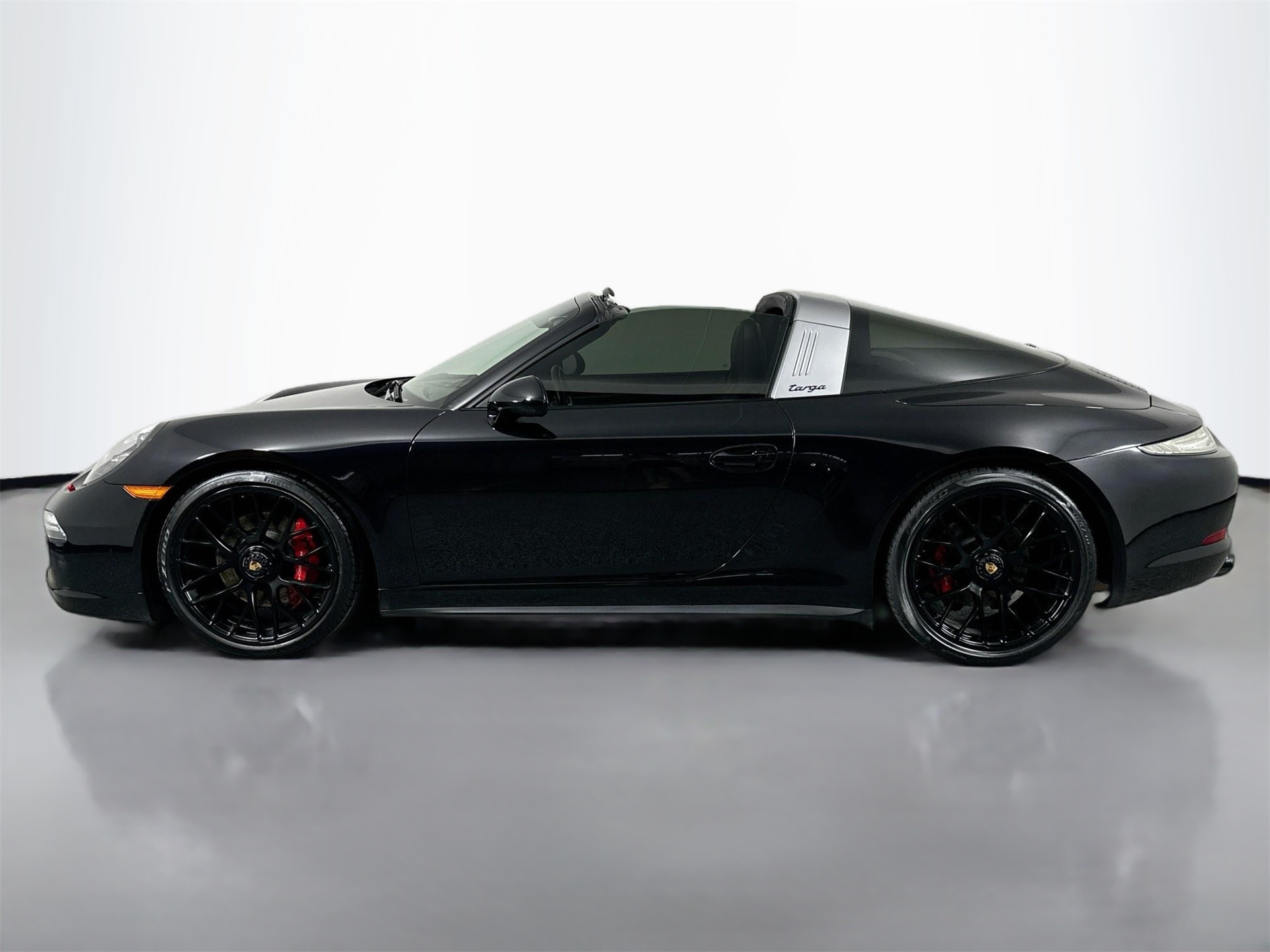 2016 Porsche 911 Targa 4 GTS photo 2