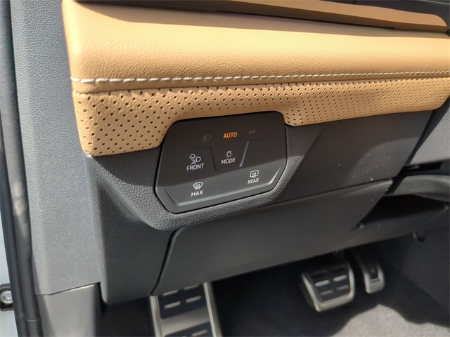 2025 Volkswagen Atlas Cross Sport SEL R-Line photo 20