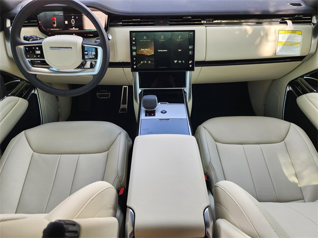 2025 Land Rover Range Rover SE photo 17
