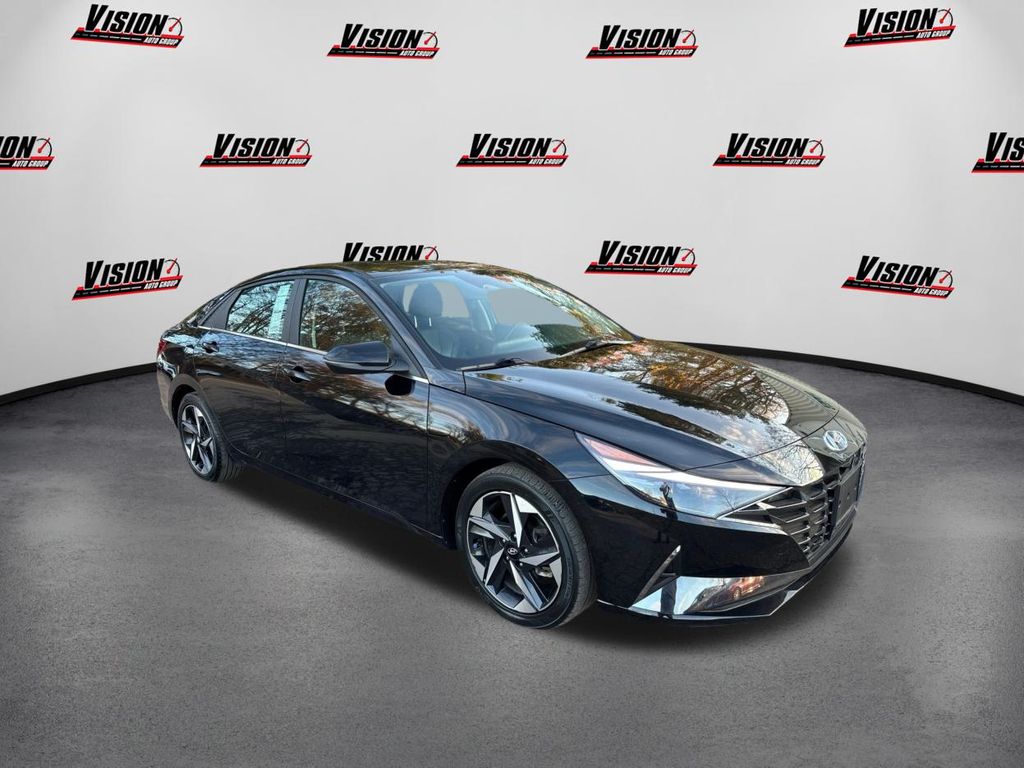 2023 Hyundai Elantra Limited photo 3