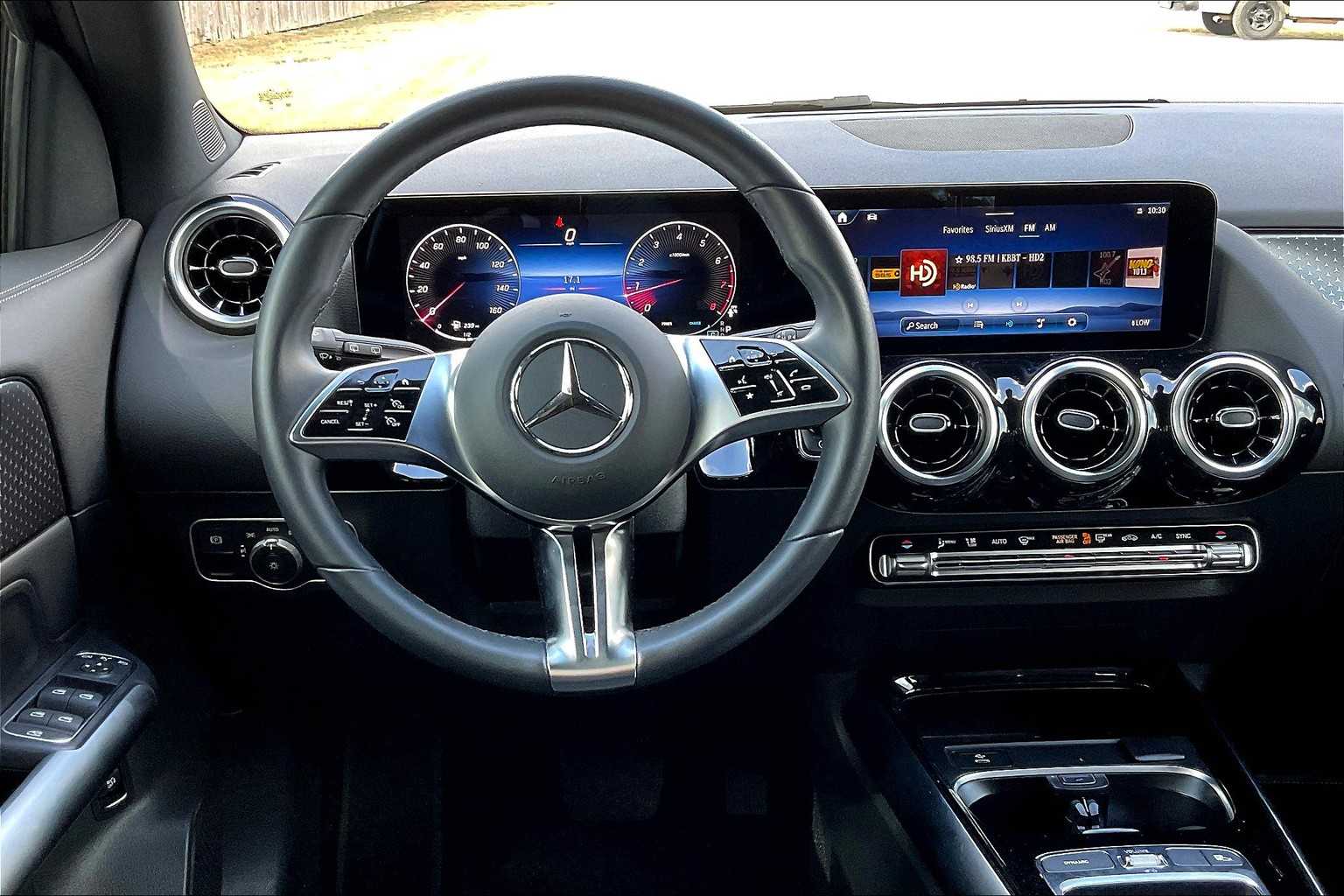 2025 Mercedes Benz GLA 250 photo 4