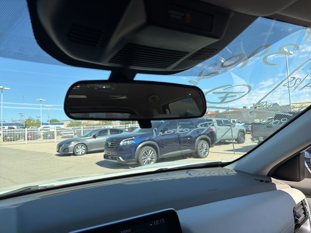 2022 Nissan Rogue SV photo 28