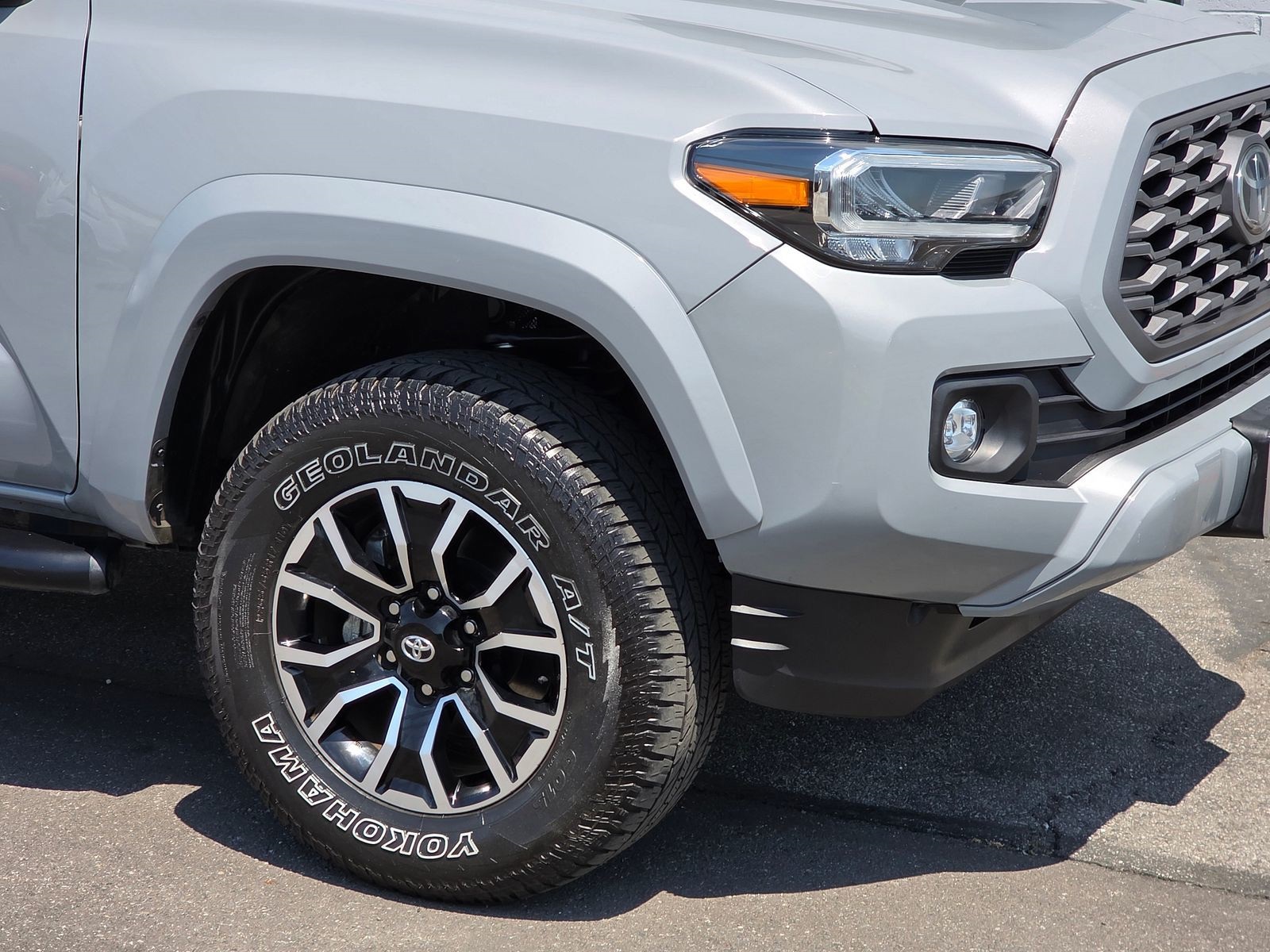 2021 Toyota Tacoma TRD Sport V6 photo 4