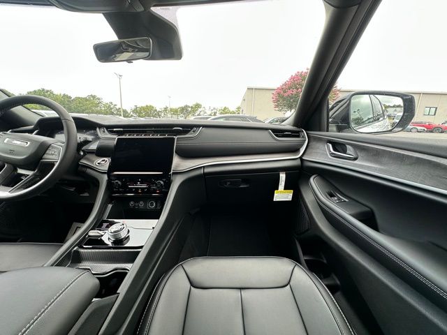 2025 Jeep Grand Cherokee Limited photo 26