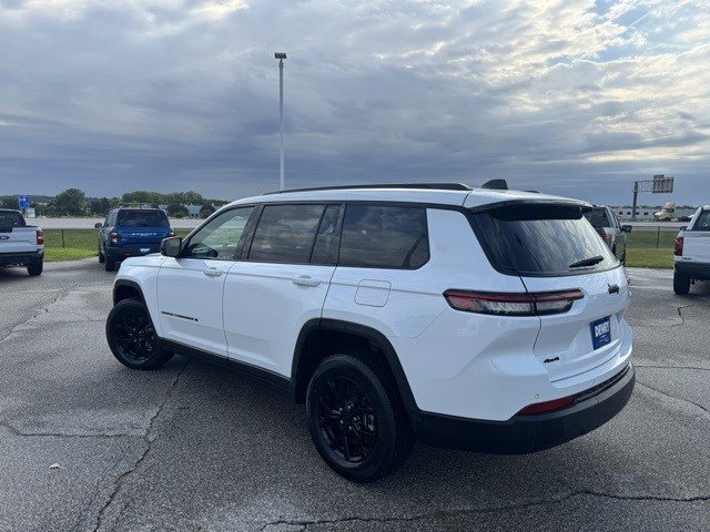 2024 Jeep Grand Cherokee Altitude photo 4