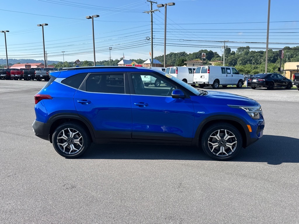 2021 Kia Seltos EX photo 3