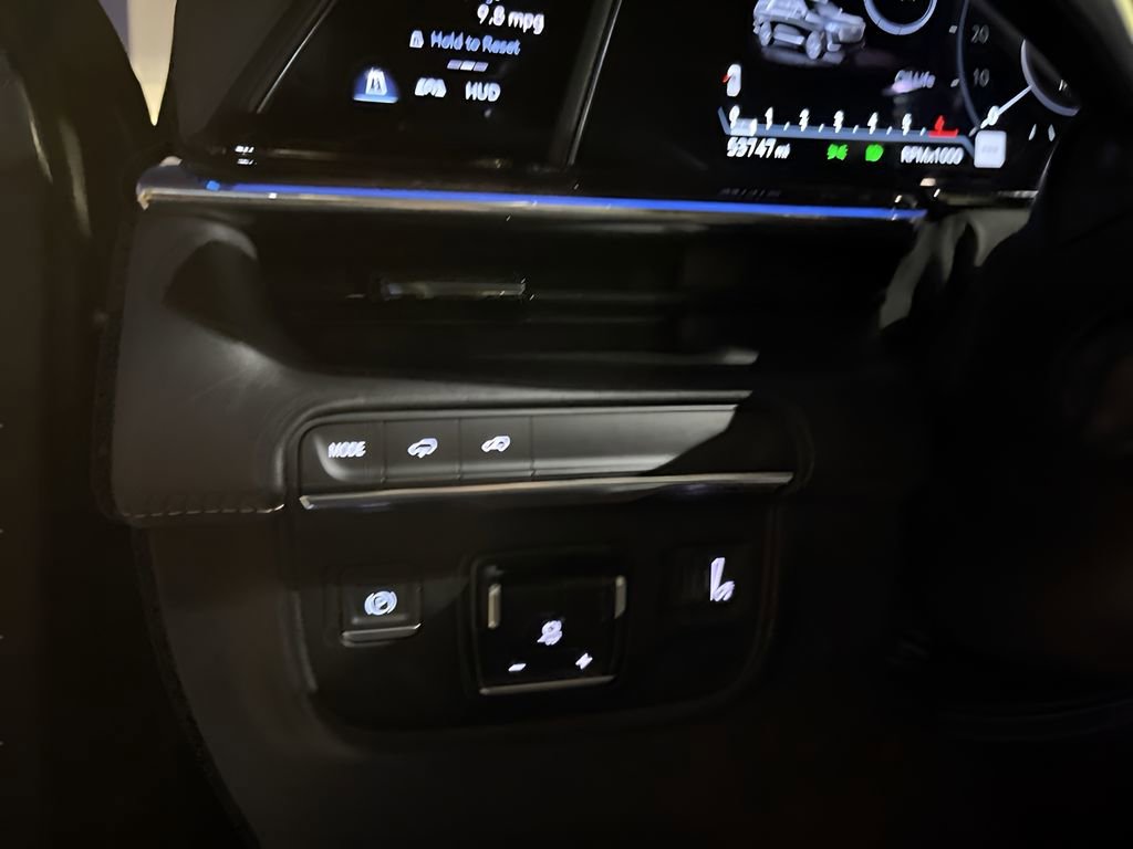 2023 Cadillac Escalade ESV Premium Luxury Platinum photo 17
