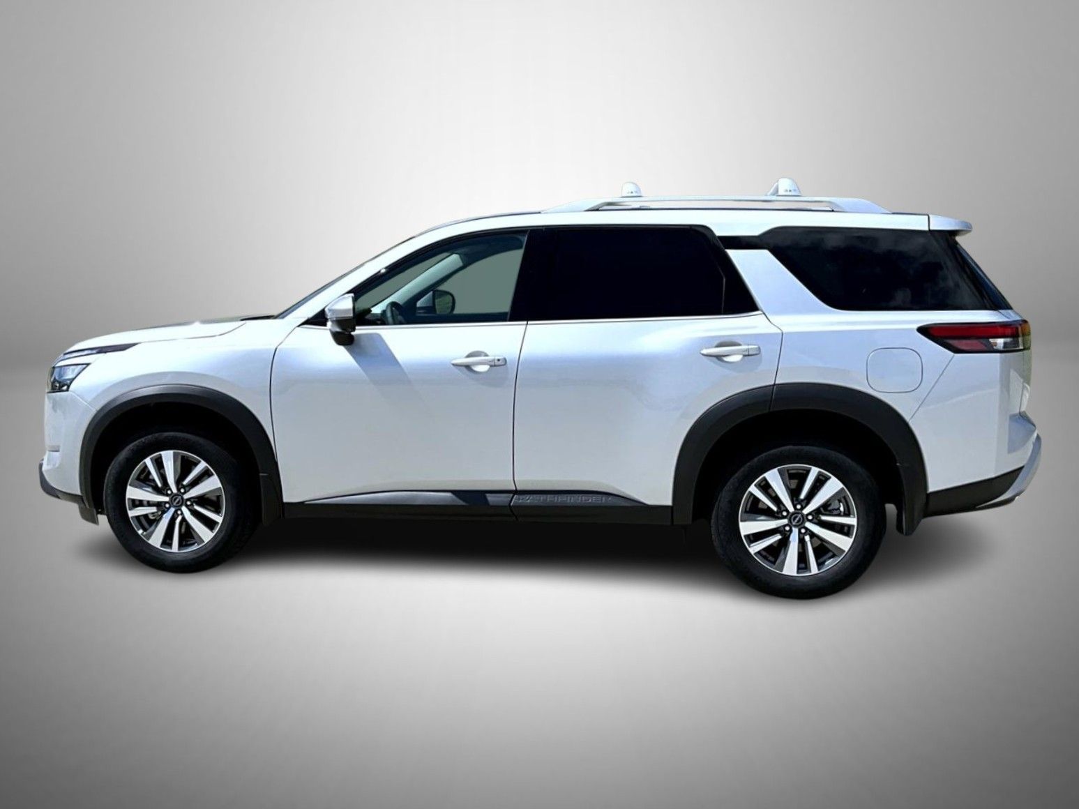 2025 Nissan Pathfinder SL photo 7