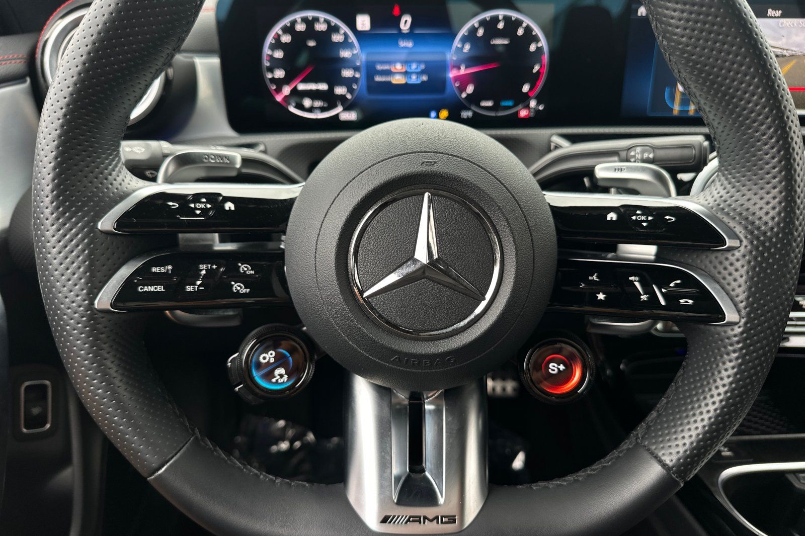 2025 Mercedes Benz CLA 35 AMG 4MATIC photo 18
