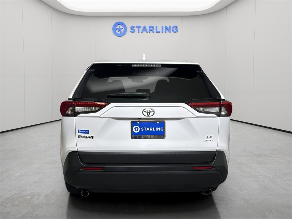 2022 Toyota RAV4 LE photo 6