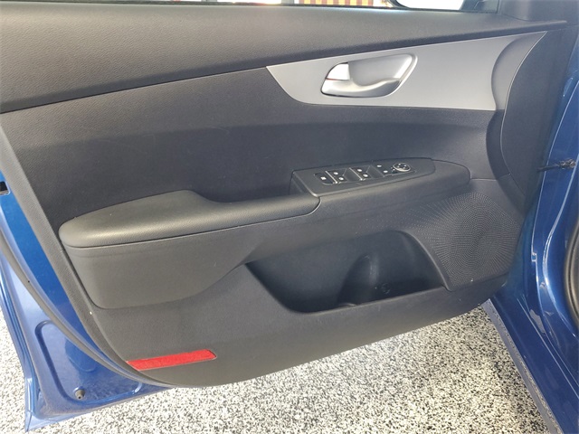 2023 Kia Forte LXS photo 7