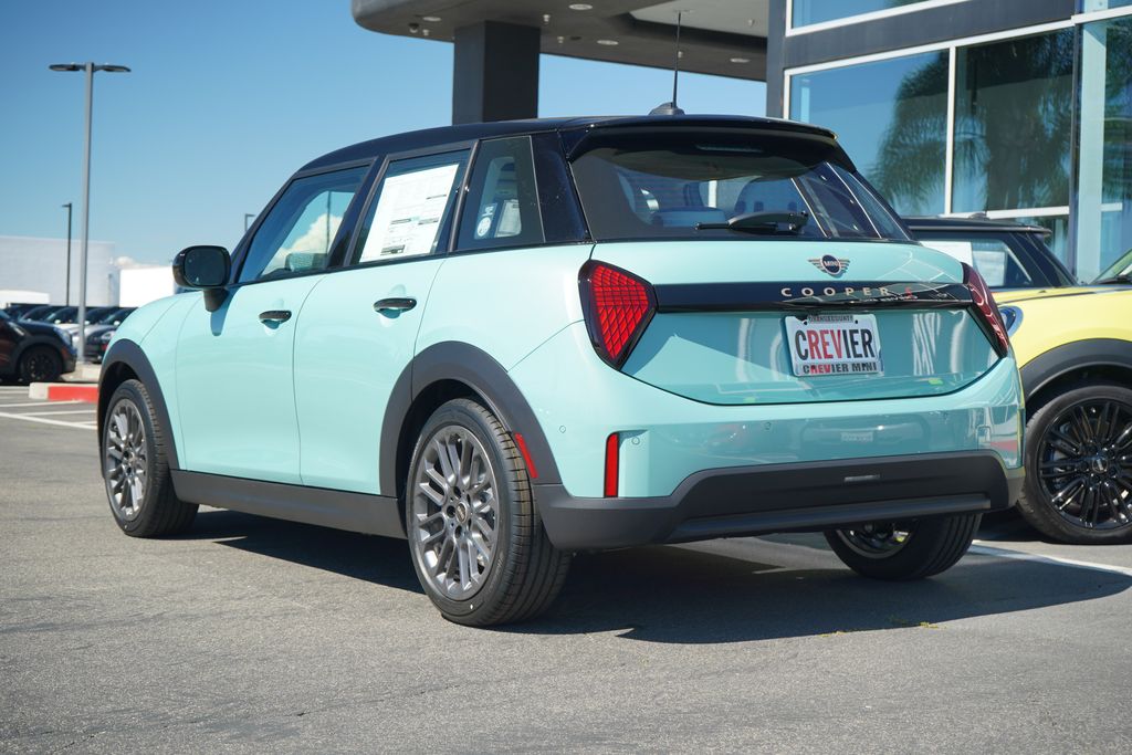 2026 Mini Cooper 4 Door Hardtop Signature photo 2