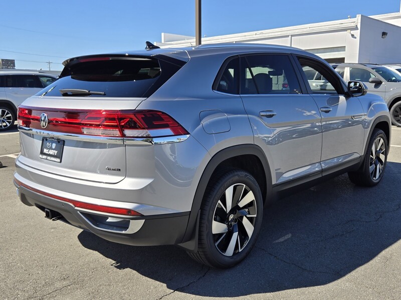 2026 Volkswagen Atlas Cross Sport SE Technology photo 2