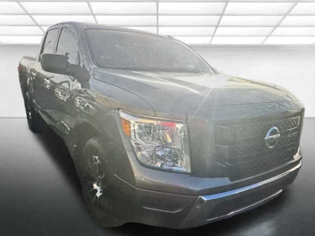 2021 Nissan Titan SV's photo