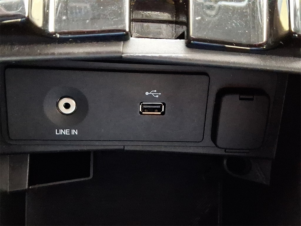 2015 Ford Fusion SE photo 24