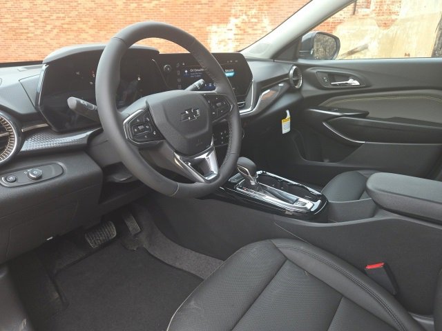 2025 Chevrolet Trax ACTIV photo 2