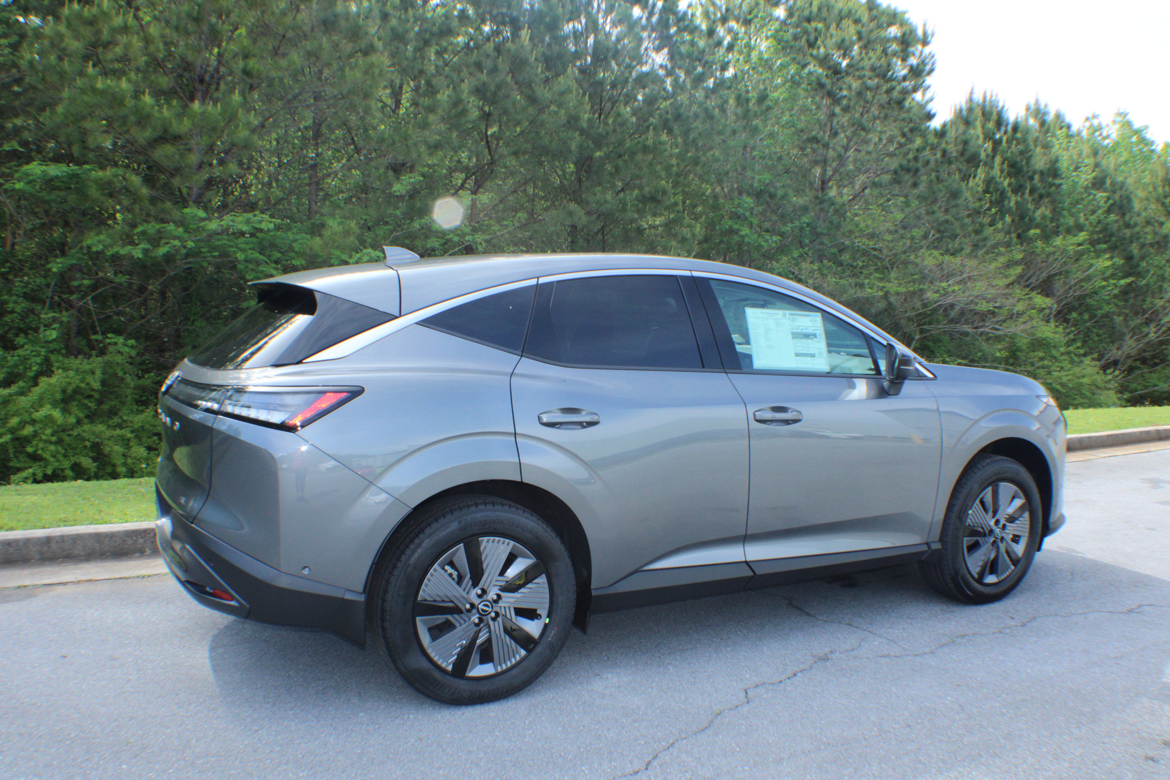 2025 Nissan Murano SL photo 2