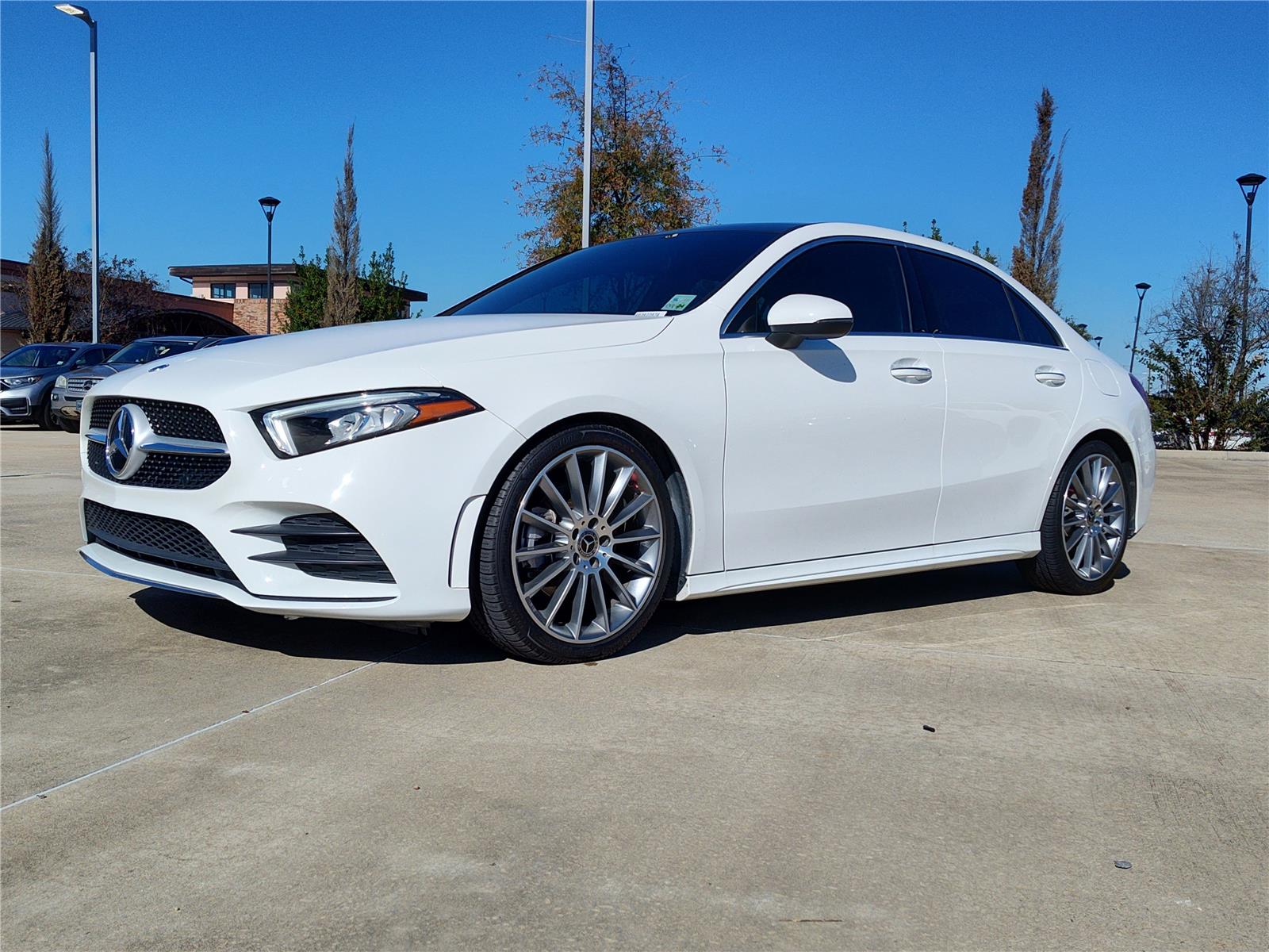 2022 Mercedes-Benz A-Class A220's photo