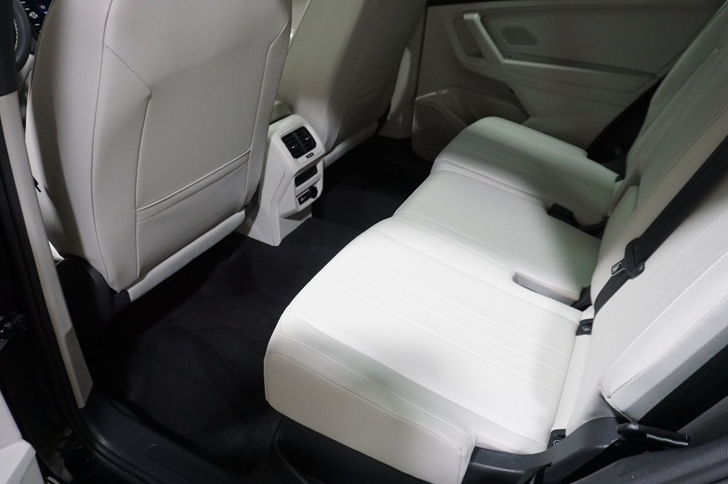 2023 Volkswagen Tiguan SE R-Line Black photo 25