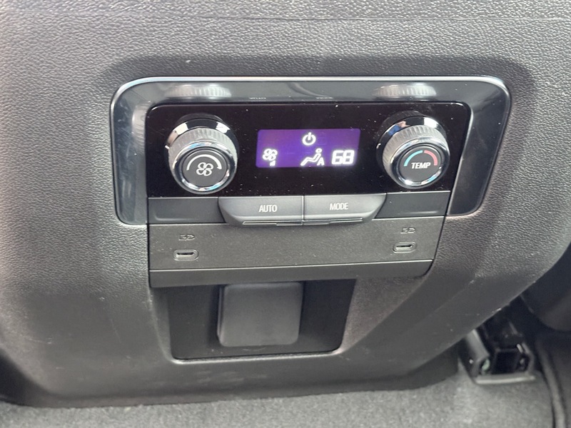 2025 Chevrolet Suburban LS photo 15