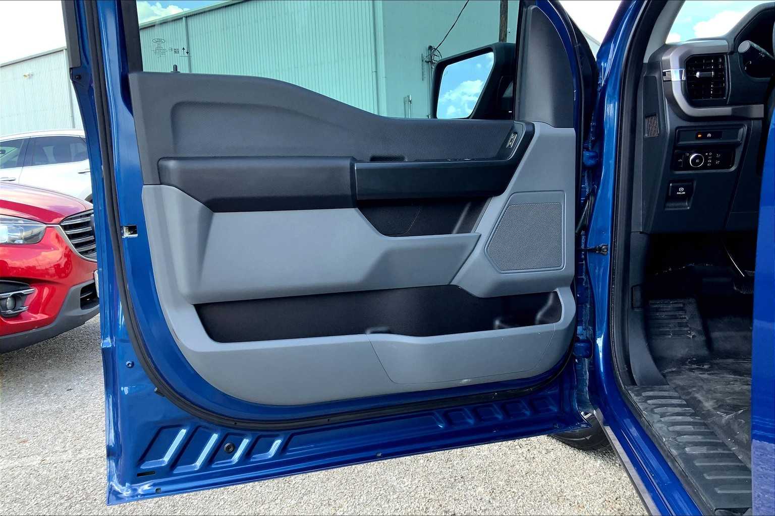 2025 Ford F-150 XL photo 17