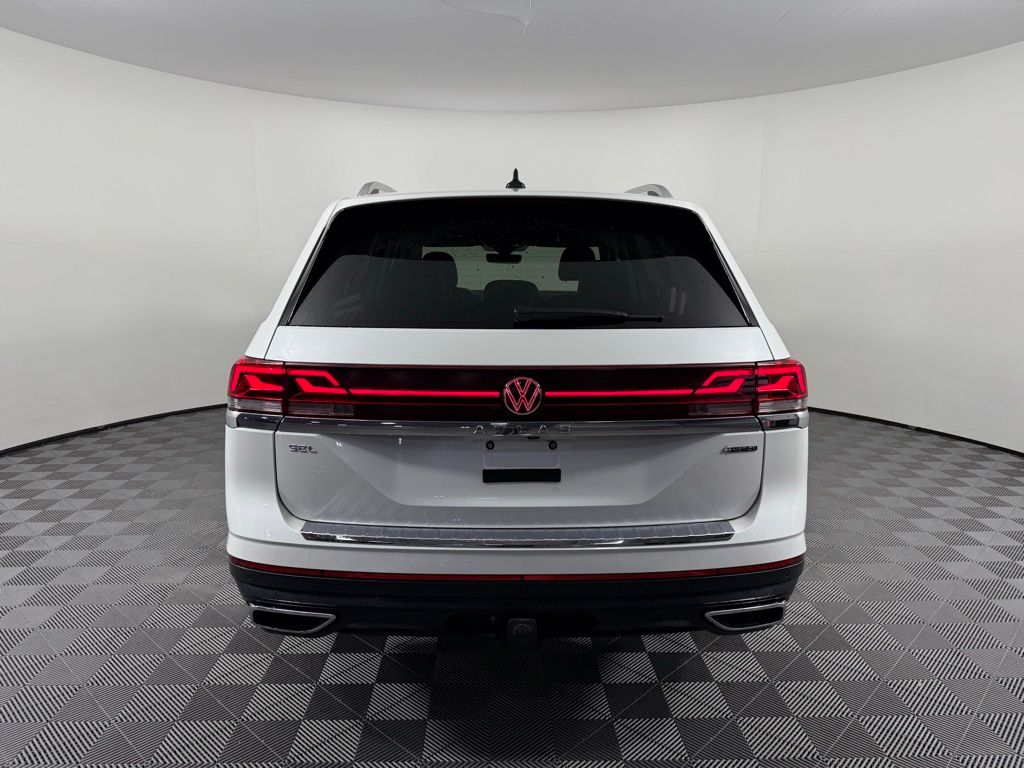 2024 Volkswagen Atlas SEL photo 5