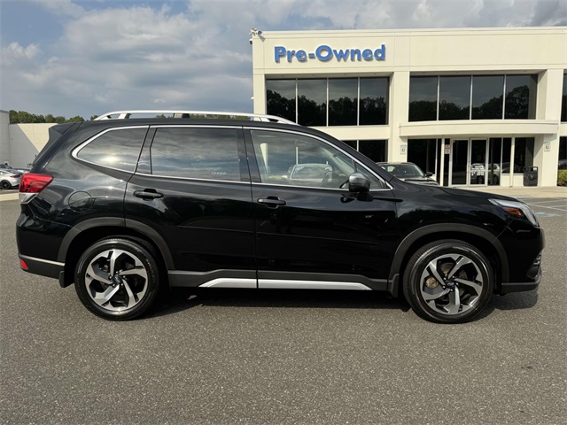 2022 Subaru Forester Touring photo 2