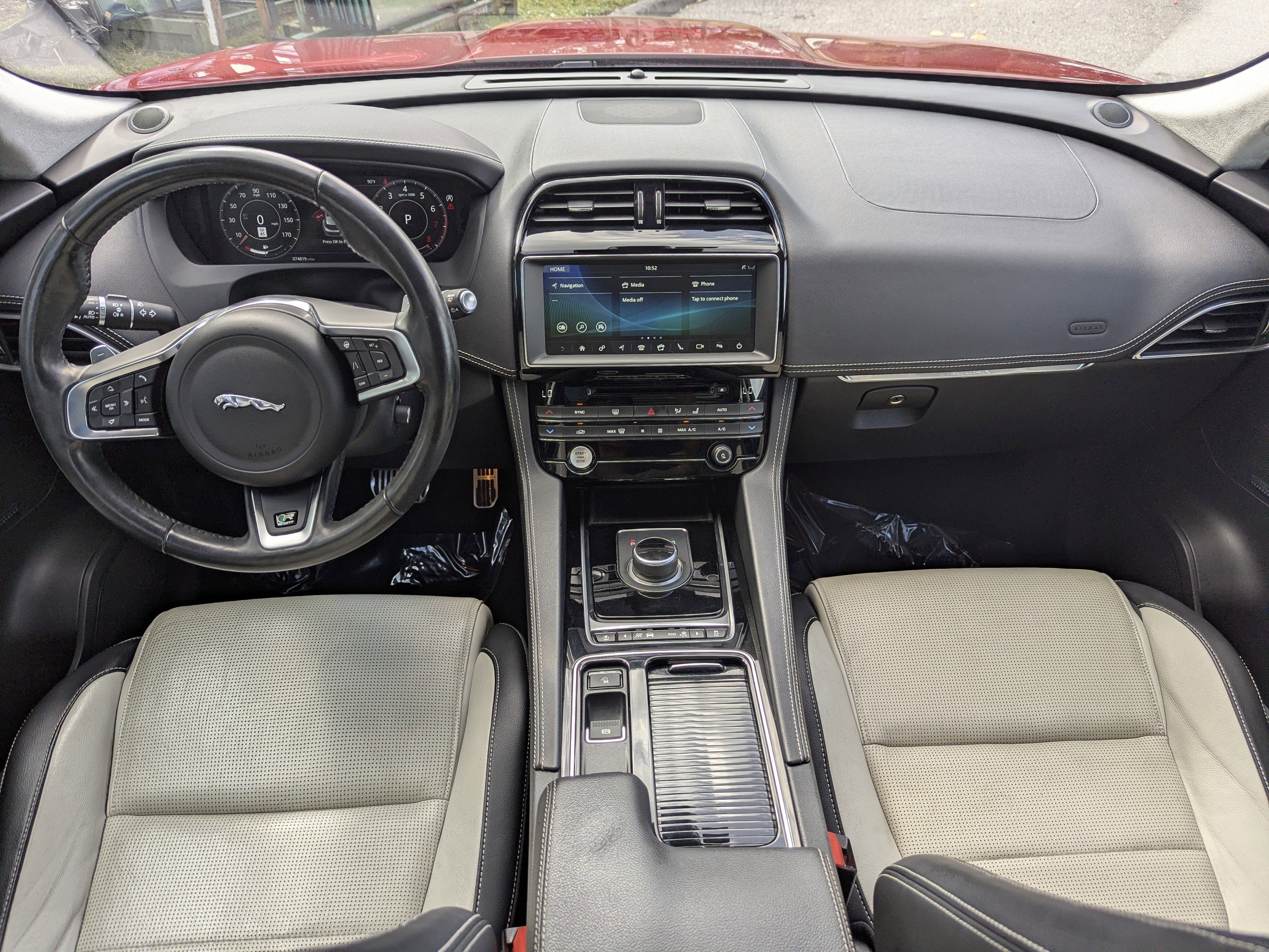 2020 Jaguar F-PACE R-Sport photo 14