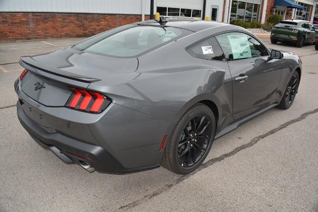 2025 Ford Mustang EcoBoost photo 4