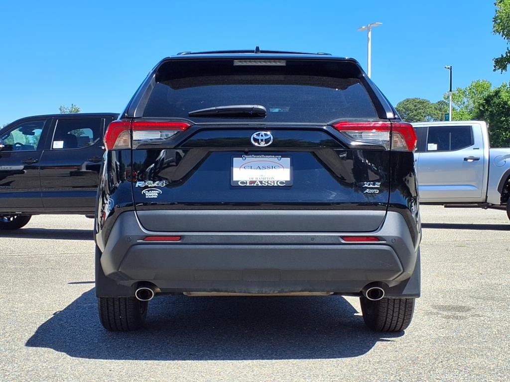 2024 Toyota RAV4 XLE Premium photo 6