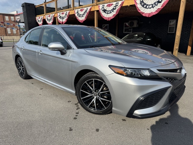 2023 Toyota Camry SE photo 2
