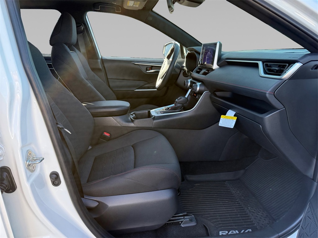 2024 Toyota RAV4 Prime SE photo 17
