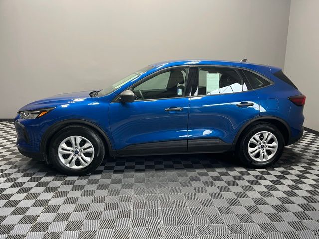 2023 Ford Escape Base photo 2