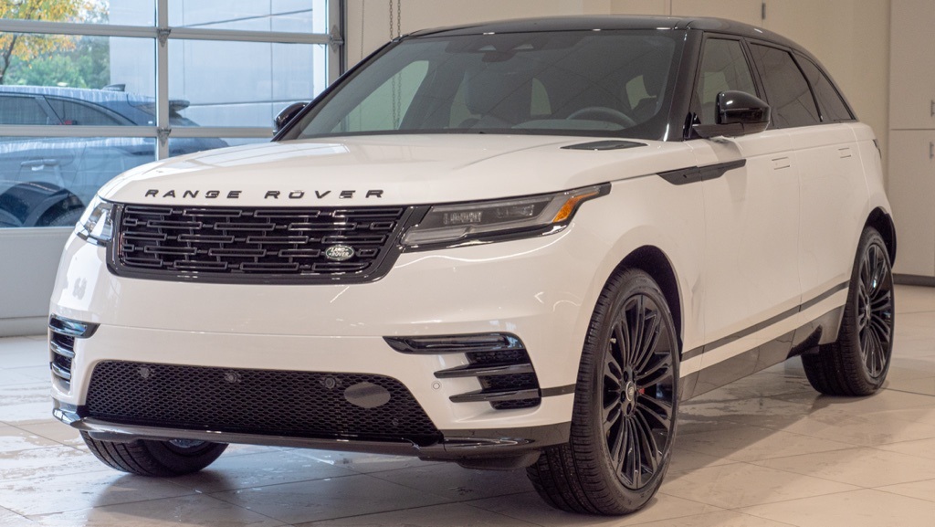 2025 Land Rover Range Rover Velar SE photo 3