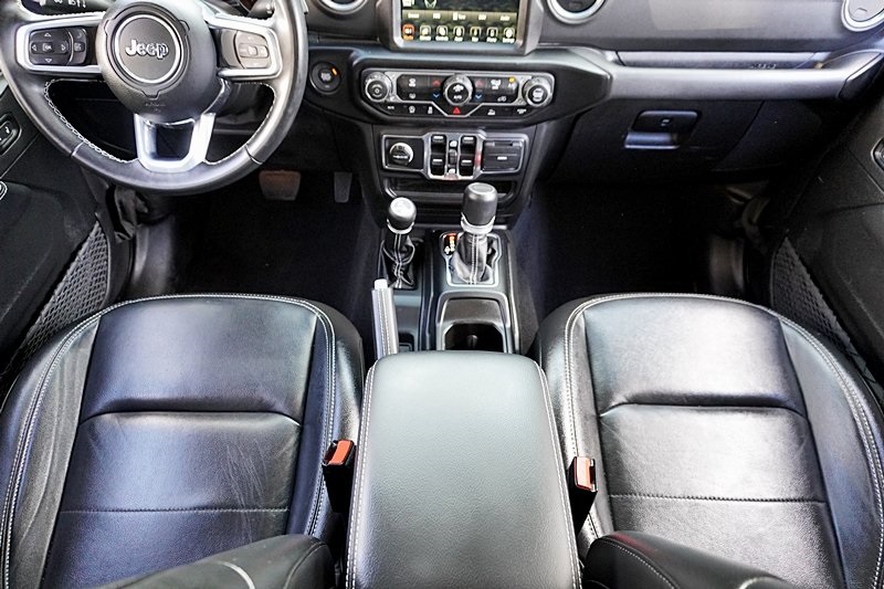 Certified Used 2021 Gray Jeep Overland image 23