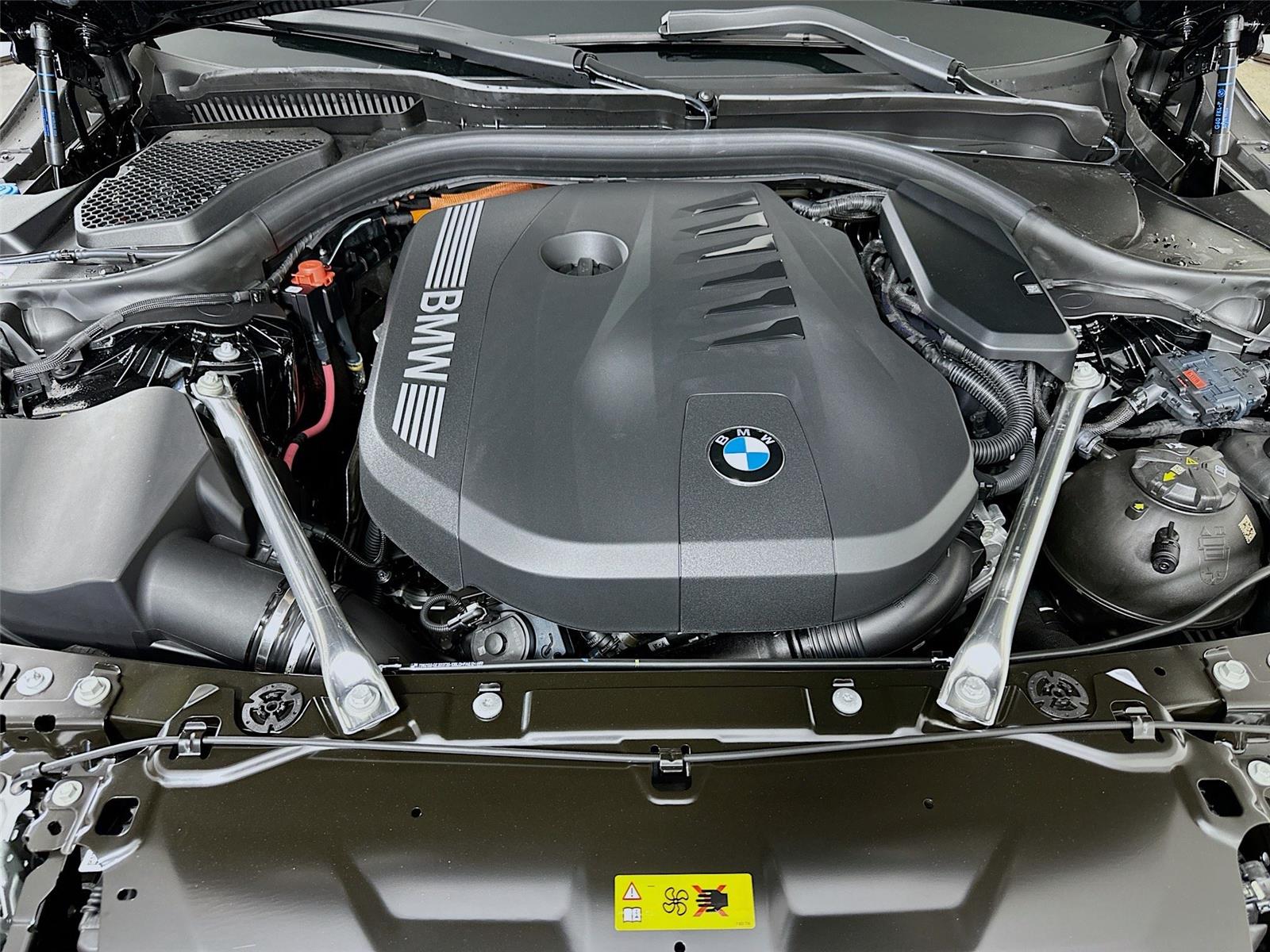 2026 Bmw 550e xDrive photo 32