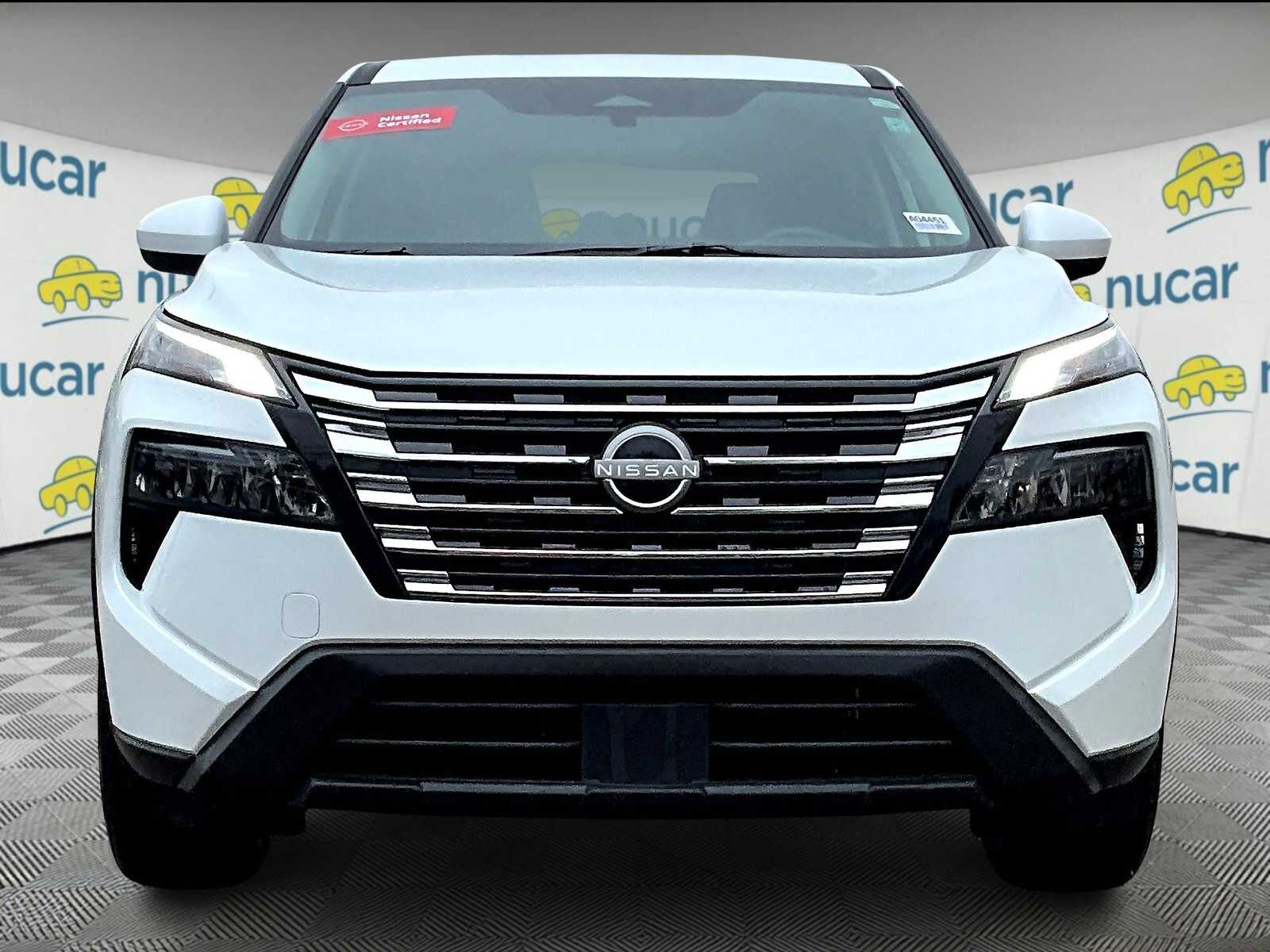 2025 Nissan Rogue SV photo 2