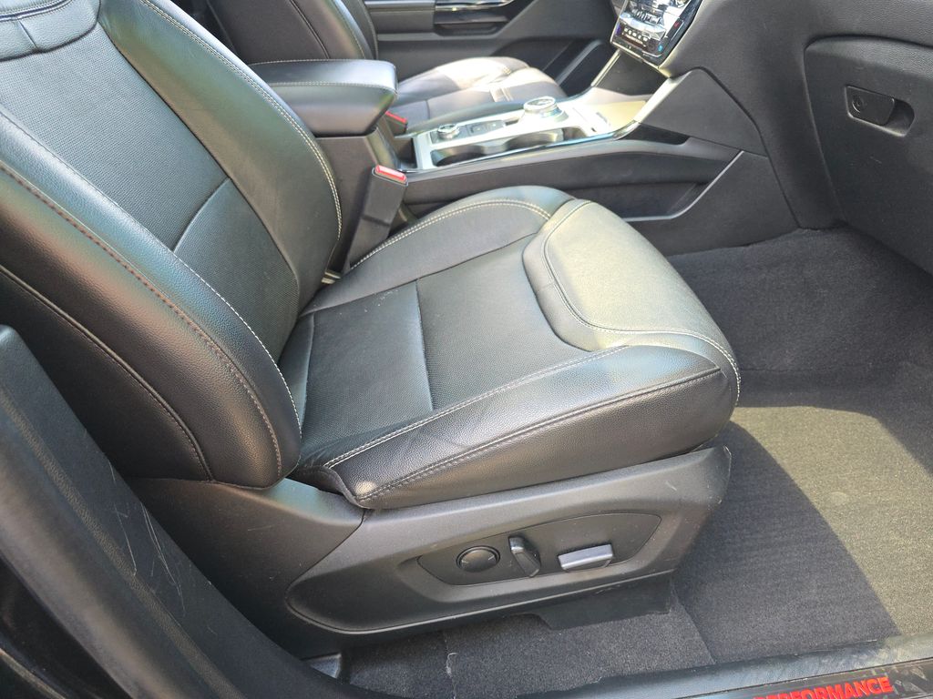 2023 Ford Explorer ST photo 26