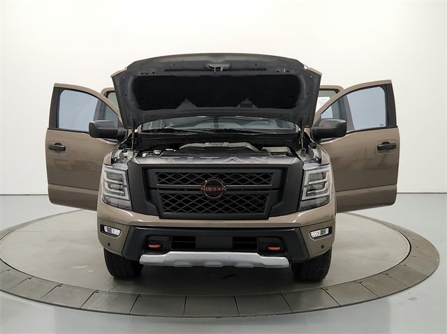 2023 Nissan Titan PRO-4X photo 10