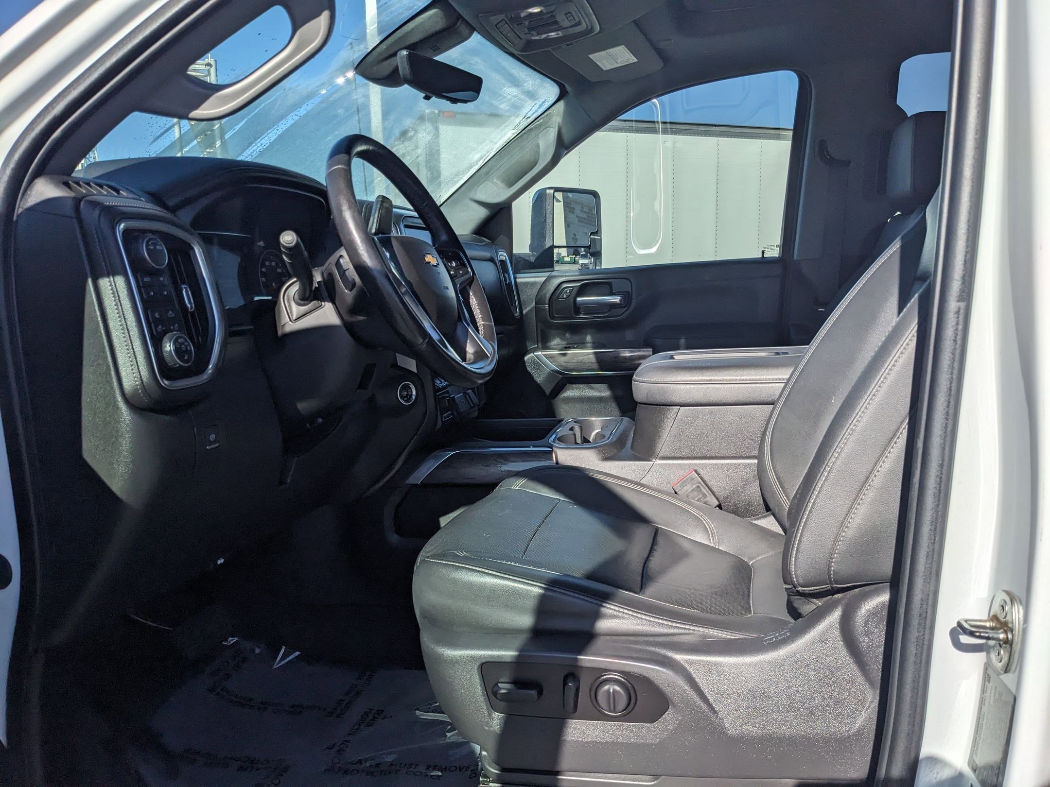 2021 Chevrolet Silverado 3500HD LTZ photo 16