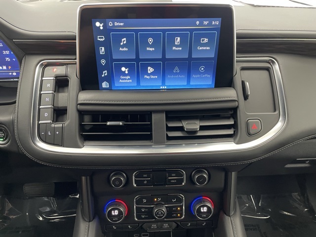 2022 Chevrolet Suburban Z71 photo 3