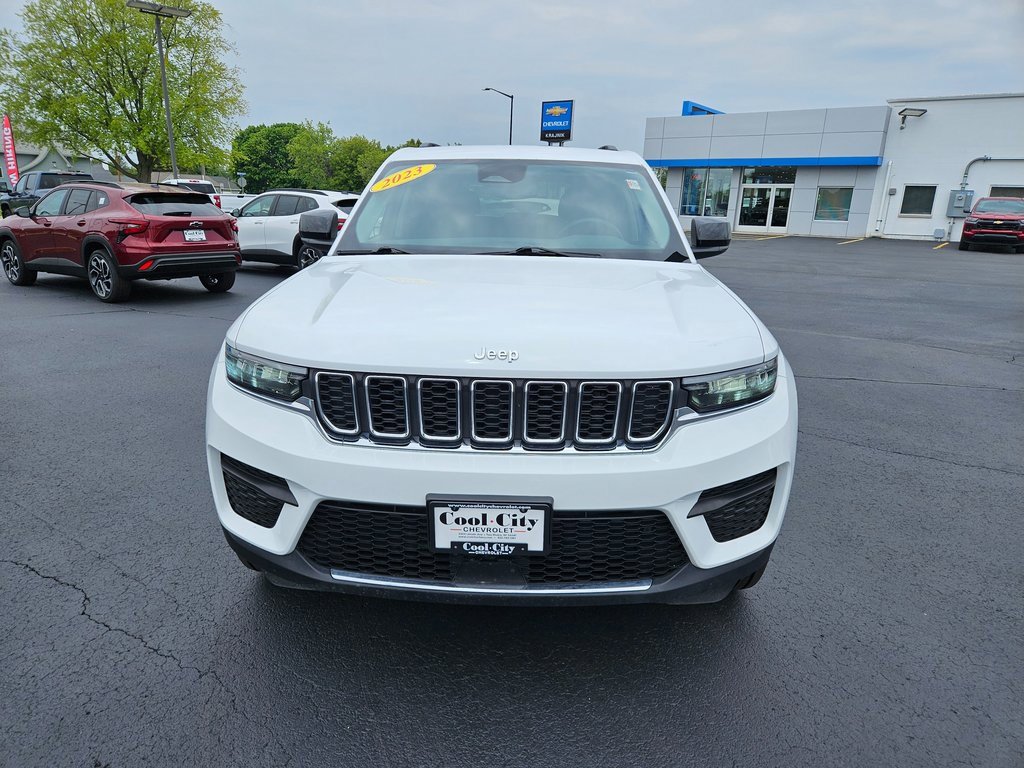 2023 Jeep Grand Cherokee Laredo photo 6