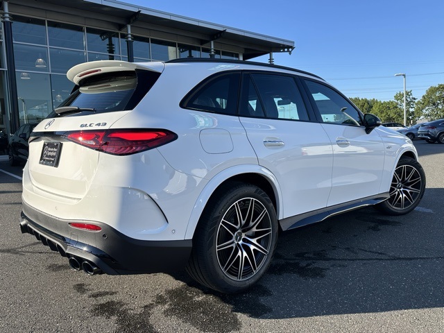 2026 Mercedes Benz GLC 43 AMG 4MATIC photo 3