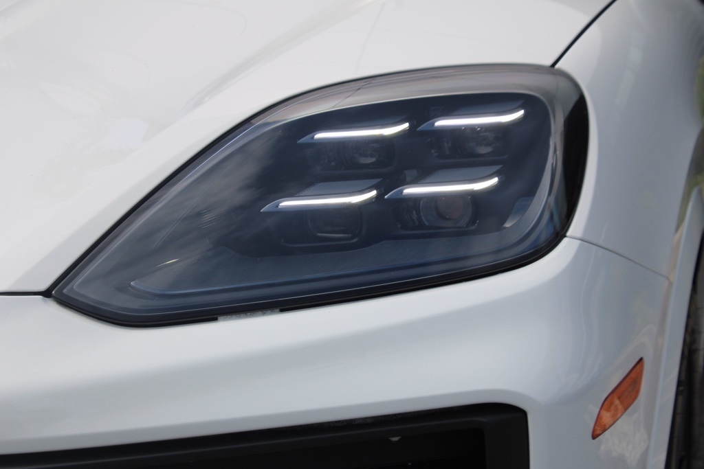 2026 Porsche Cayenne Coupe photo 11