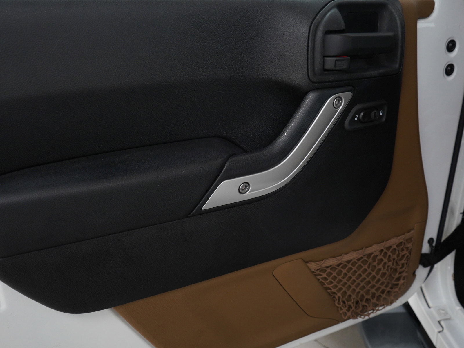 2014 Jeep Wrangler Unlimited Sahara photo 16